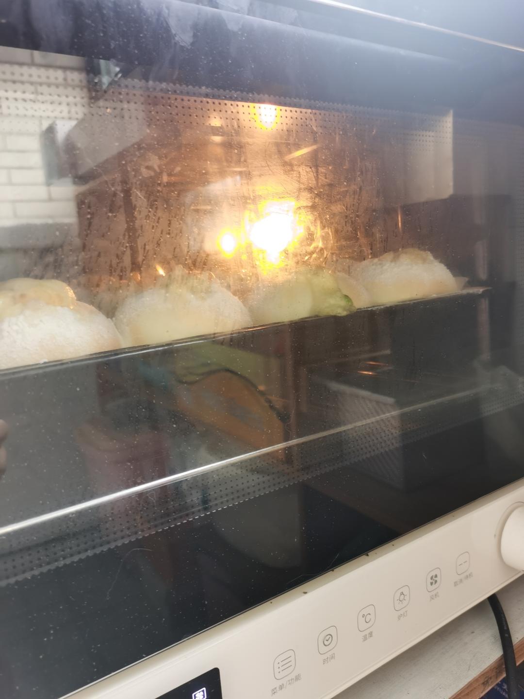 (超好吃的咸口面包）爆浆培根芝士面包