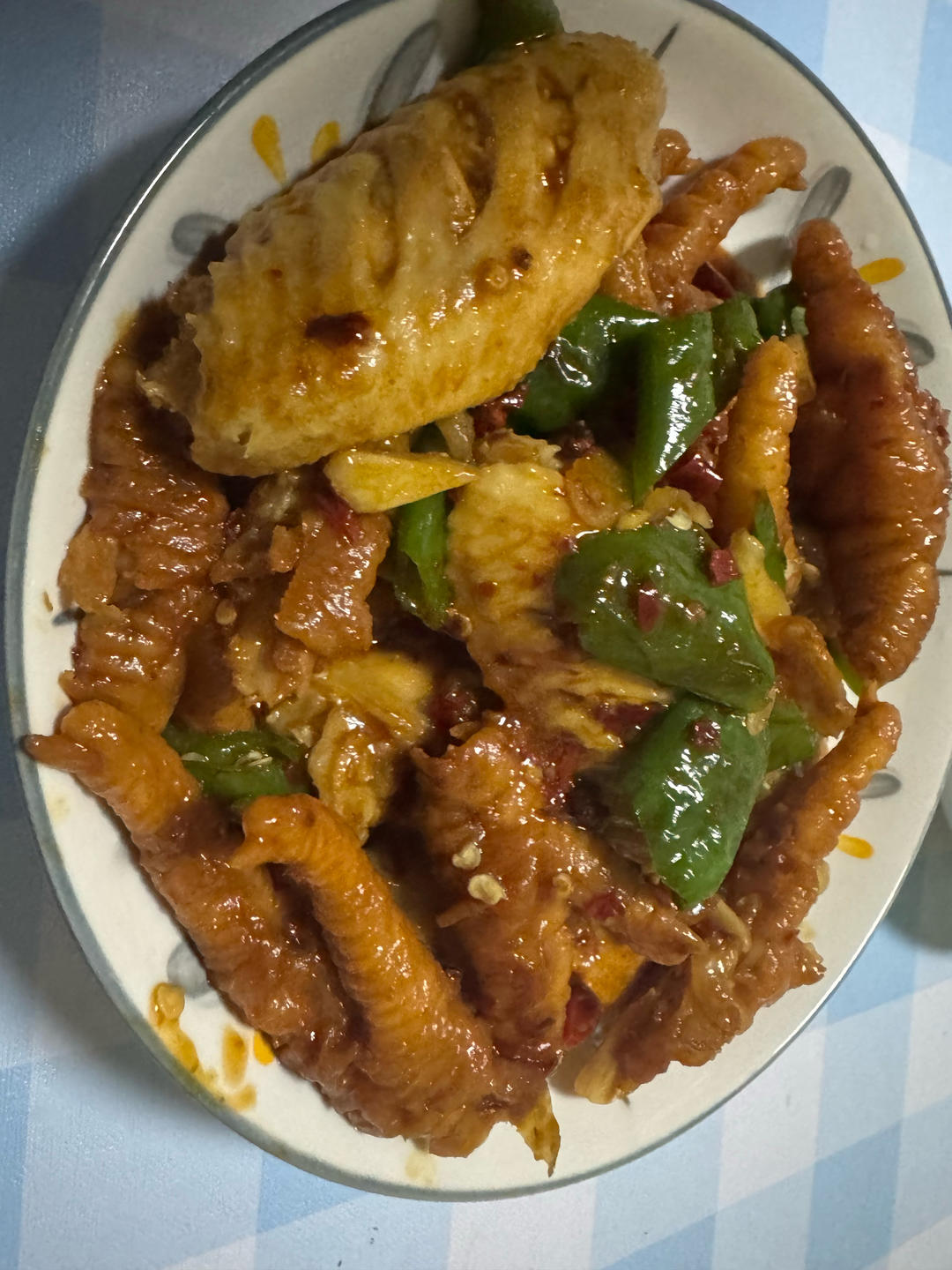 好吃到舔盘✅香辣过瘾超下饭的双椒炒鸡翅