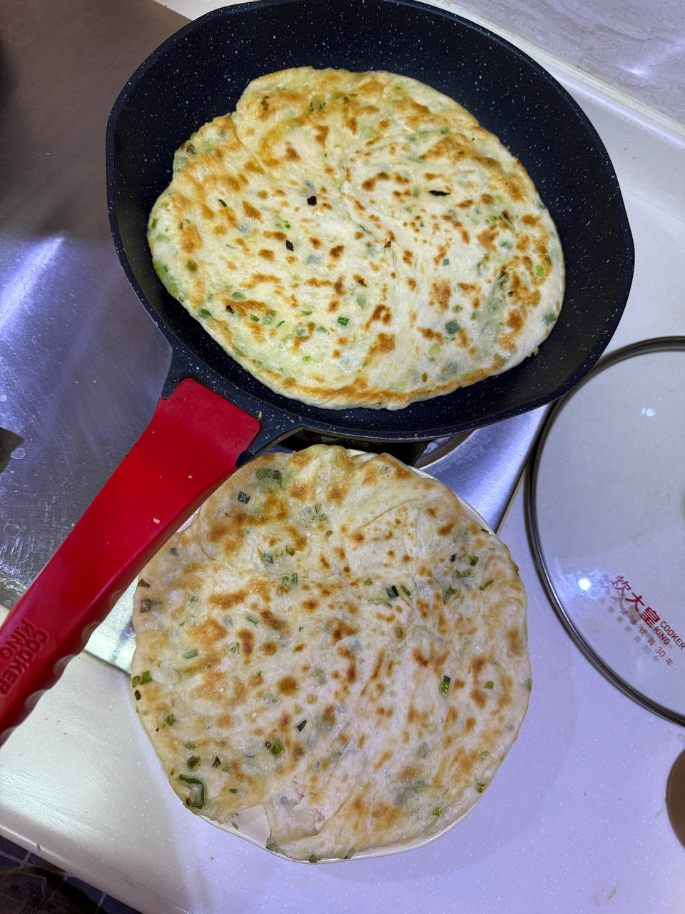 葱花大饼、蓬松柔软又简单的大葱烙饼