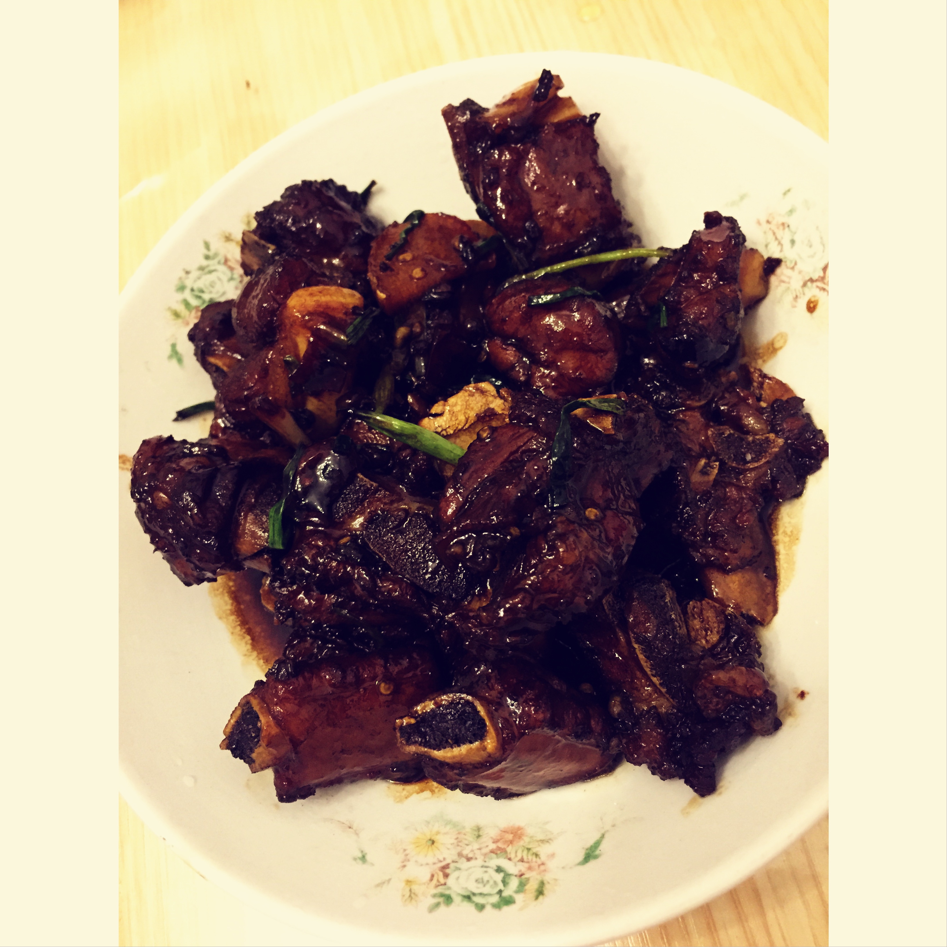 啤酒烧排骨（好吃到吼吼～）