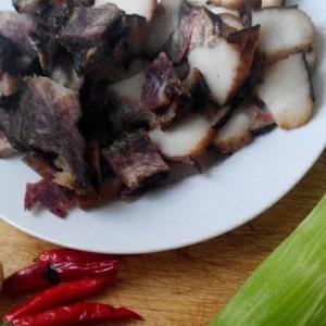 干锅莴笋腊肉的做法 步骤1