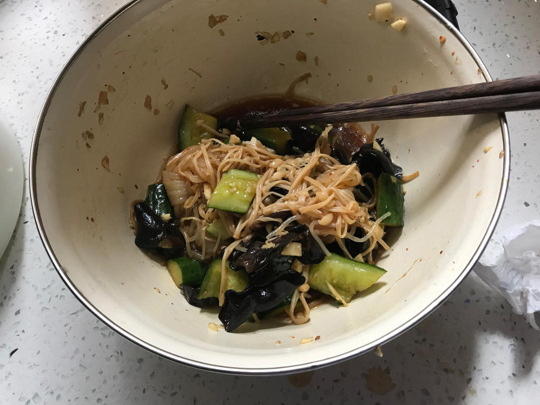 谁说魔芋没味道，你试试这道凉拌魔芋丝