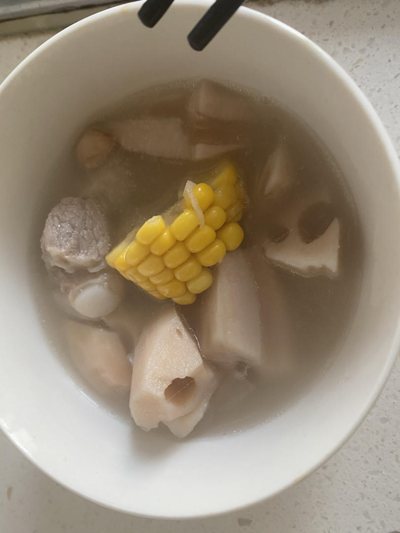 厨师长分享："莲藕排骨汤"的家常做法，味道很赞火候足