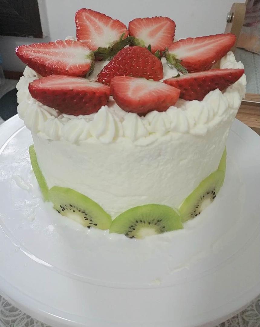 无模具无烤箱自制奶油“穷人版”生日蛋糕