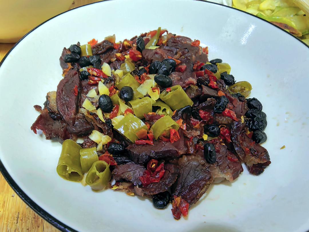 浏阳蒸菜之鲜椒蒸腊牛肉