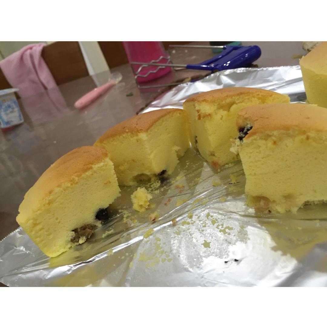 消耗淡奶油之作——淡奶油小蛋糕