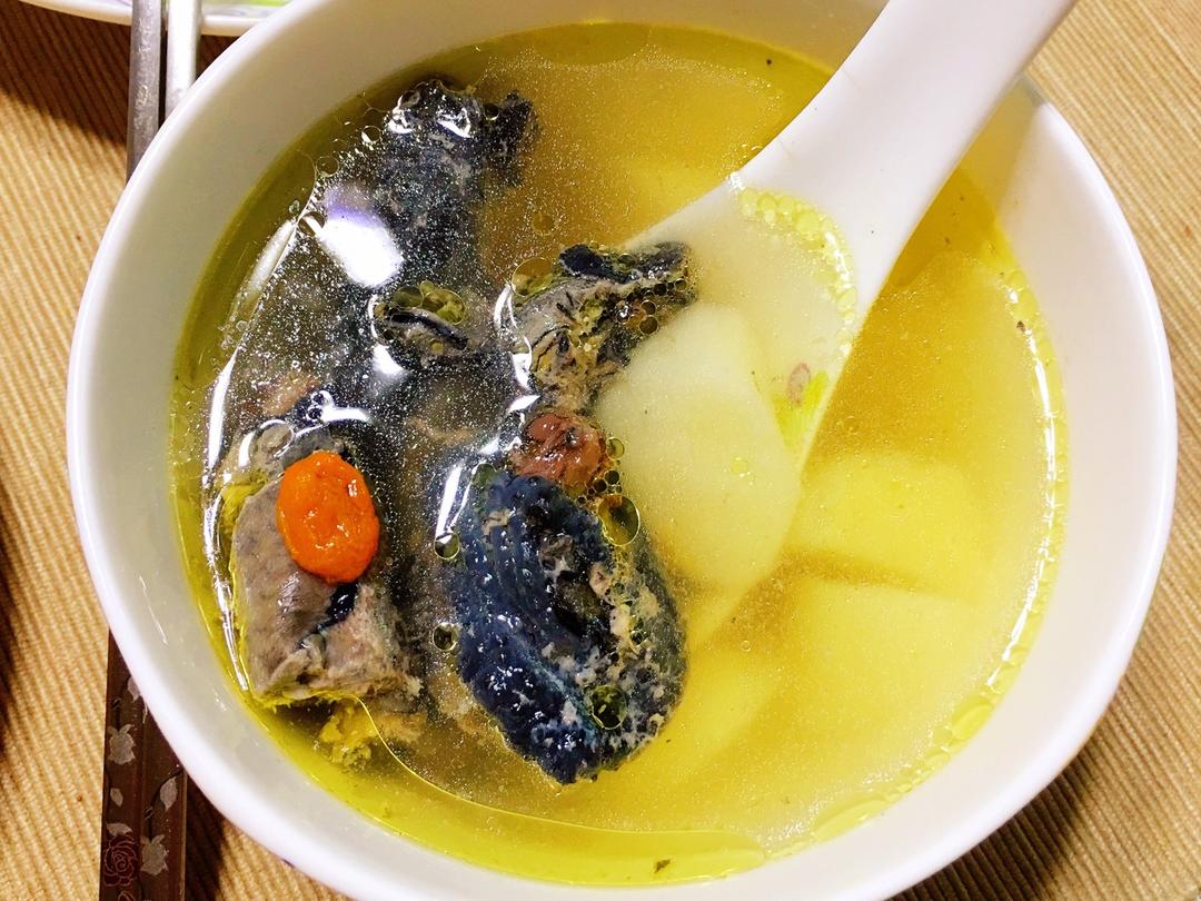 山药枸杞乌鸡汤