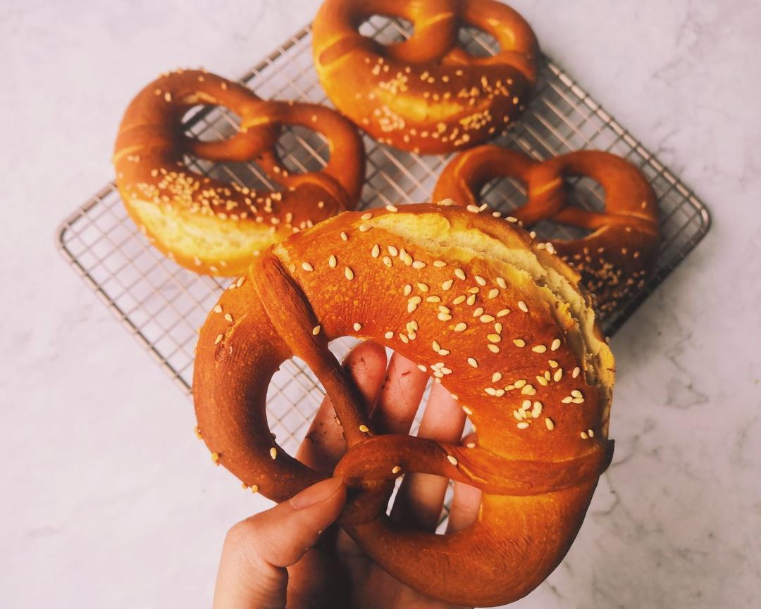 最详细的碱水包 【德国结面包 布雷结面包】有关碱水面包Brezel的一切 Bretzel Brezen Pretzel