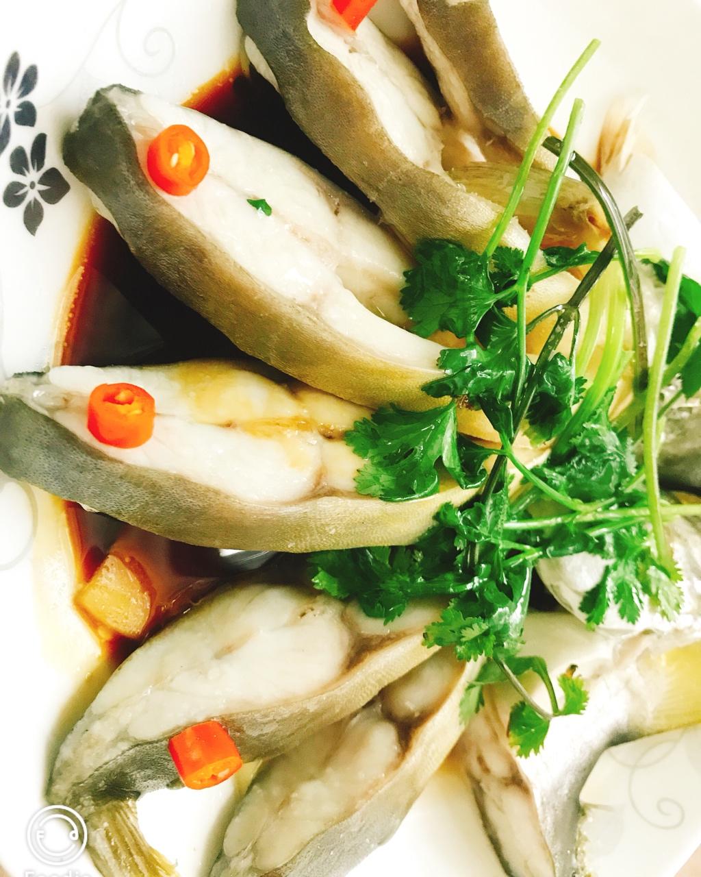 钰晴妈妈做的清蒸金鲳鱼