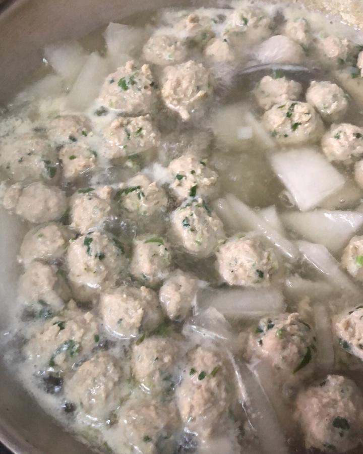 香菜猪肉丸