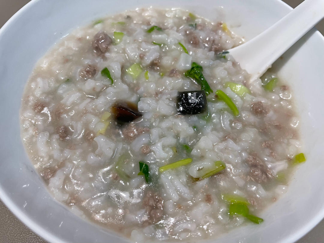 皮蛋瘦肉粥(经典粤菜)
