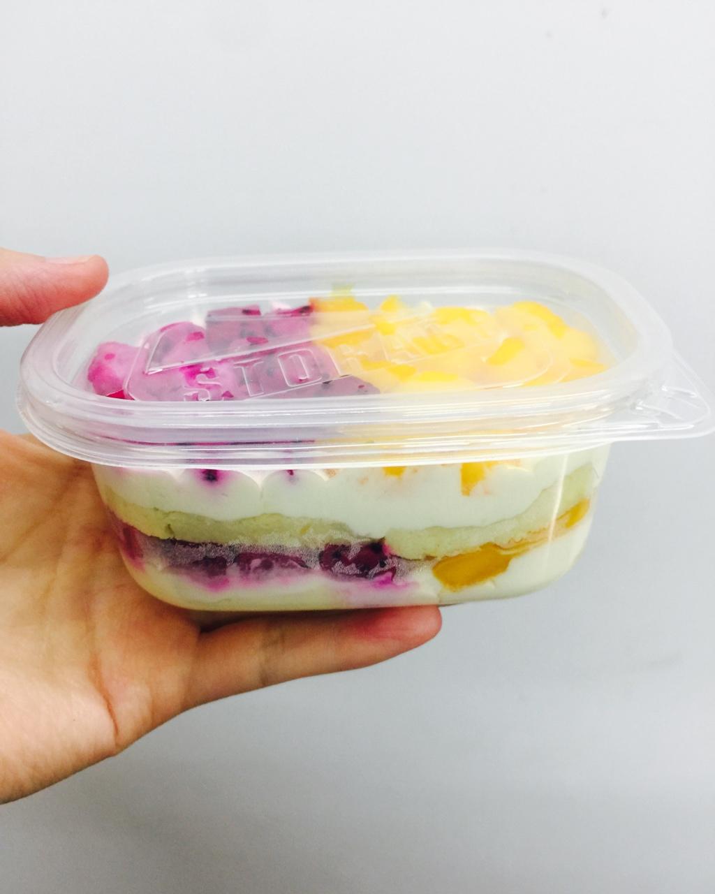 草莓奶油蛋糕盒子