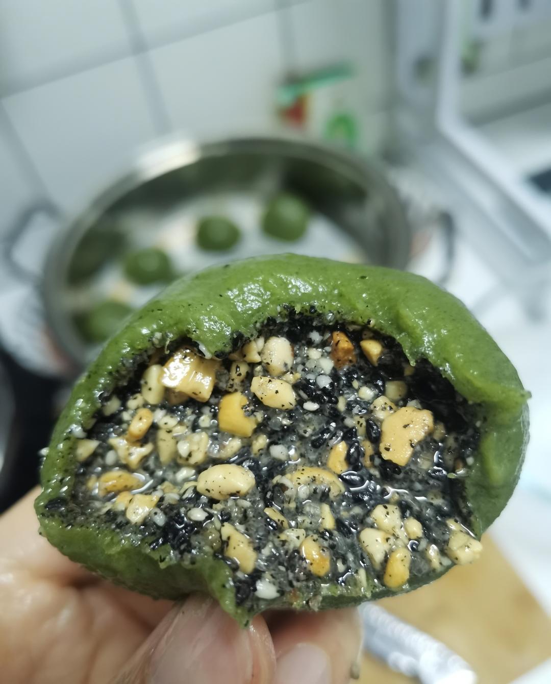 清明必吃的艾草青团