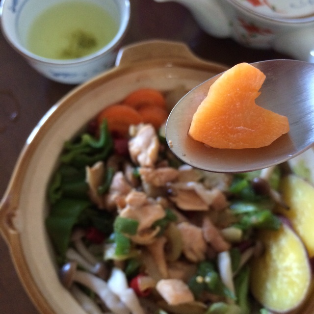 香菇鸡腿煲仔饭