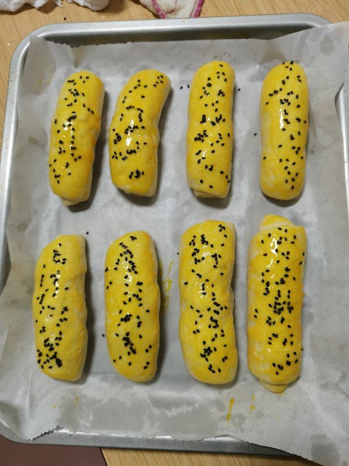 奇怪造型无敌美味的肉松小面包|ω･)و ̑̑༉