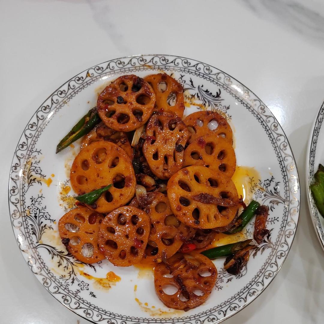 这样做的香辣藕片能干掉两碗米饭！