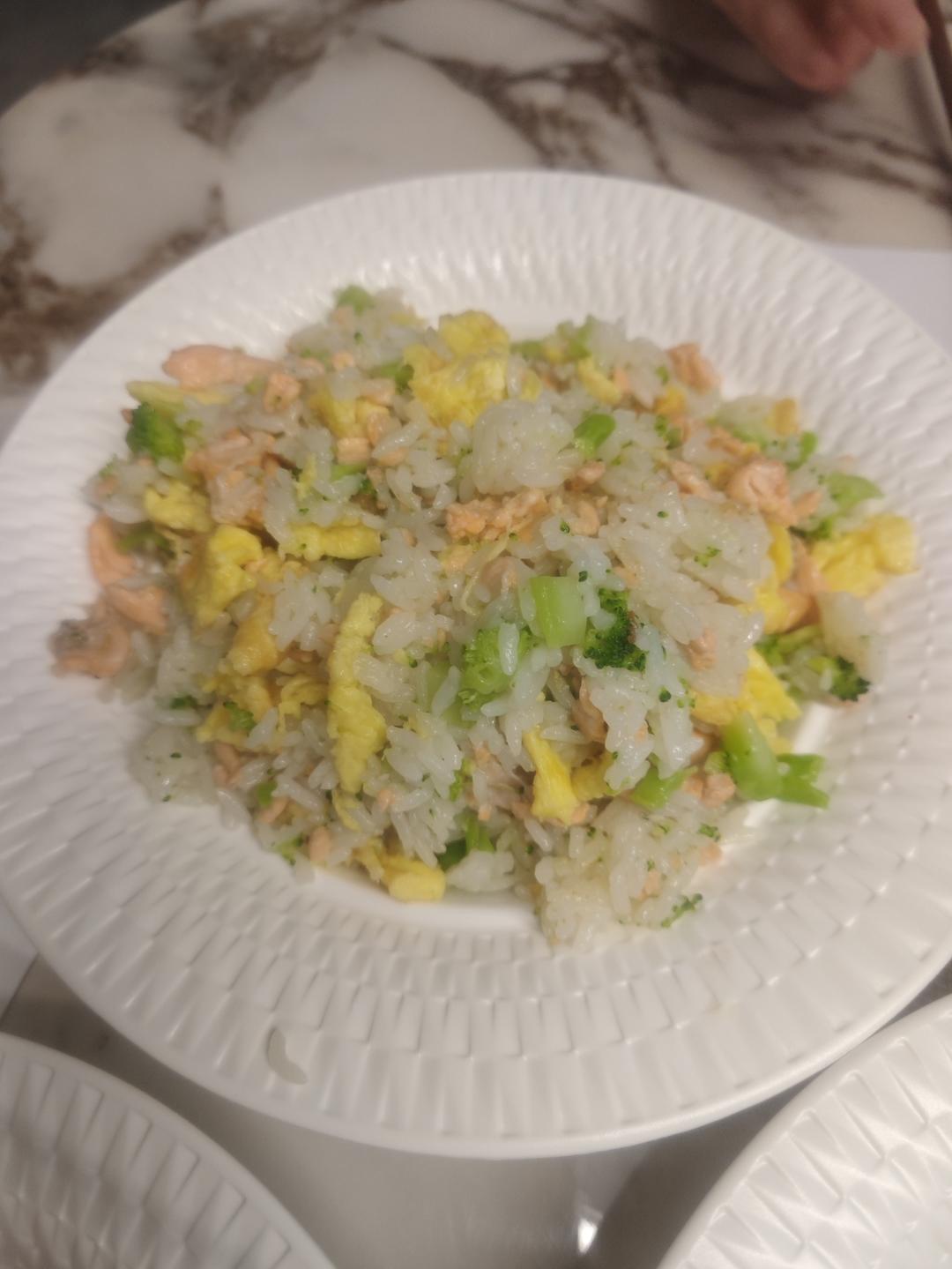 三文鱼西兰花炒饭