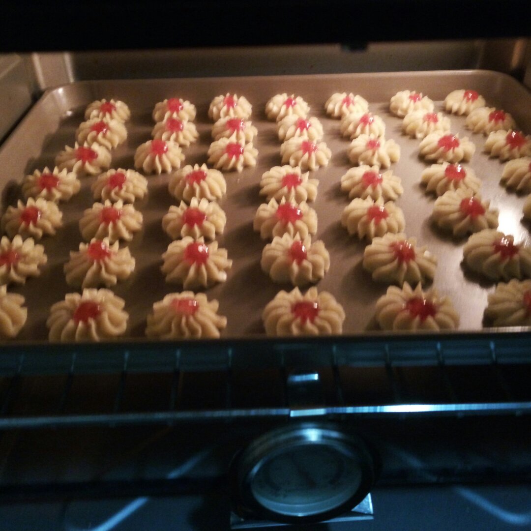 草莓酱曲奇饼干