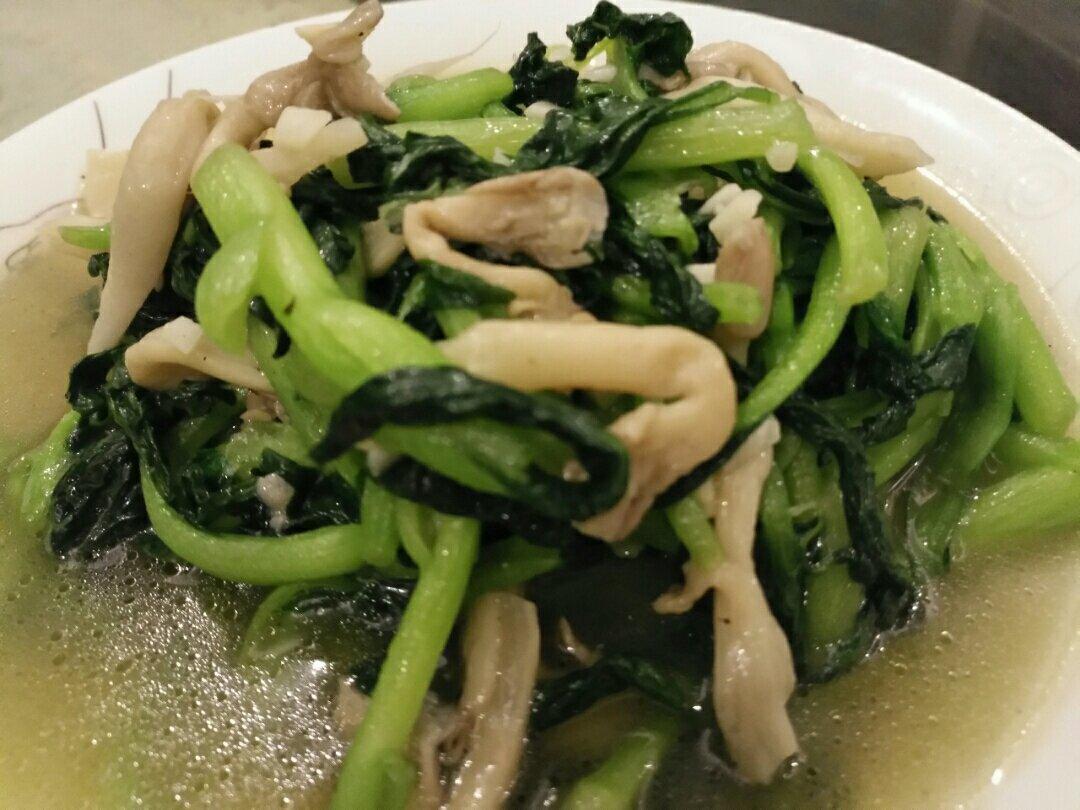 平菇炒青菜