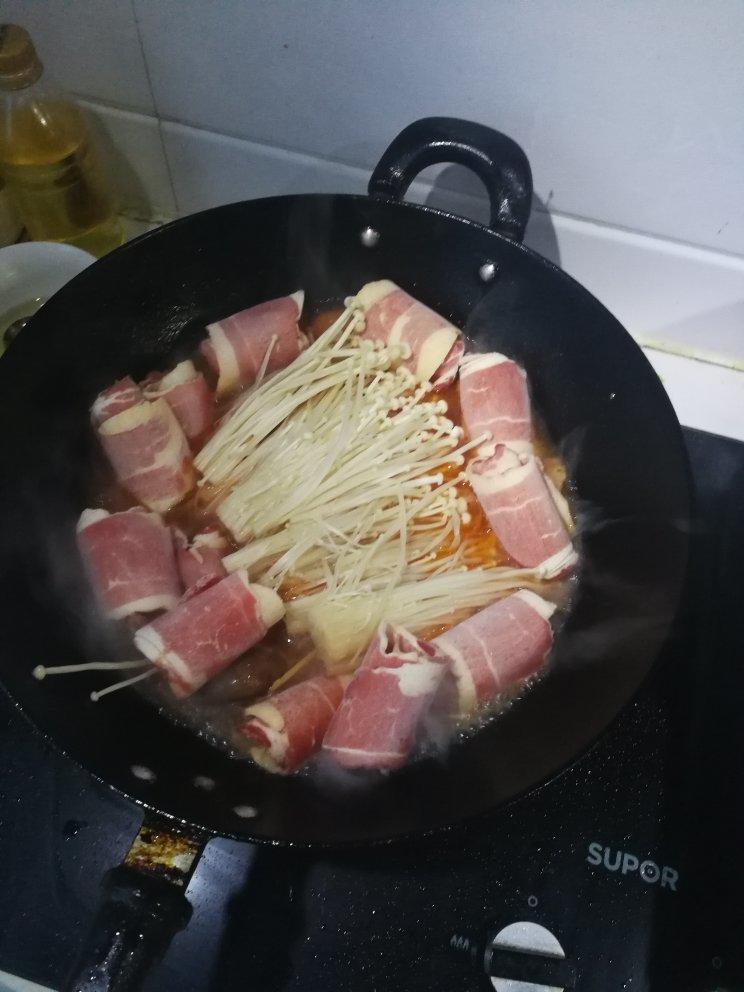 金针菇肥牛番茄锅