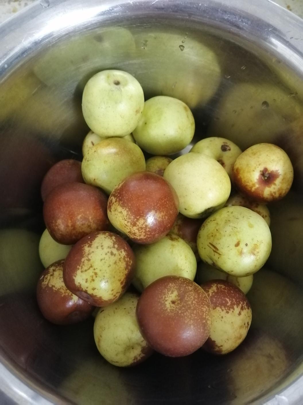 干净金丝蜜枣的做法水2000克白砂糖250克蜜枣500克用料冬枣已经出来了