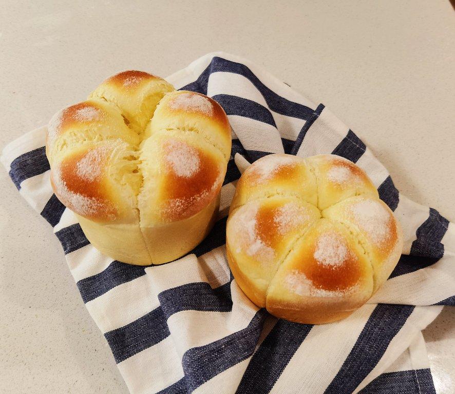 炼乳奶酪花朵面包