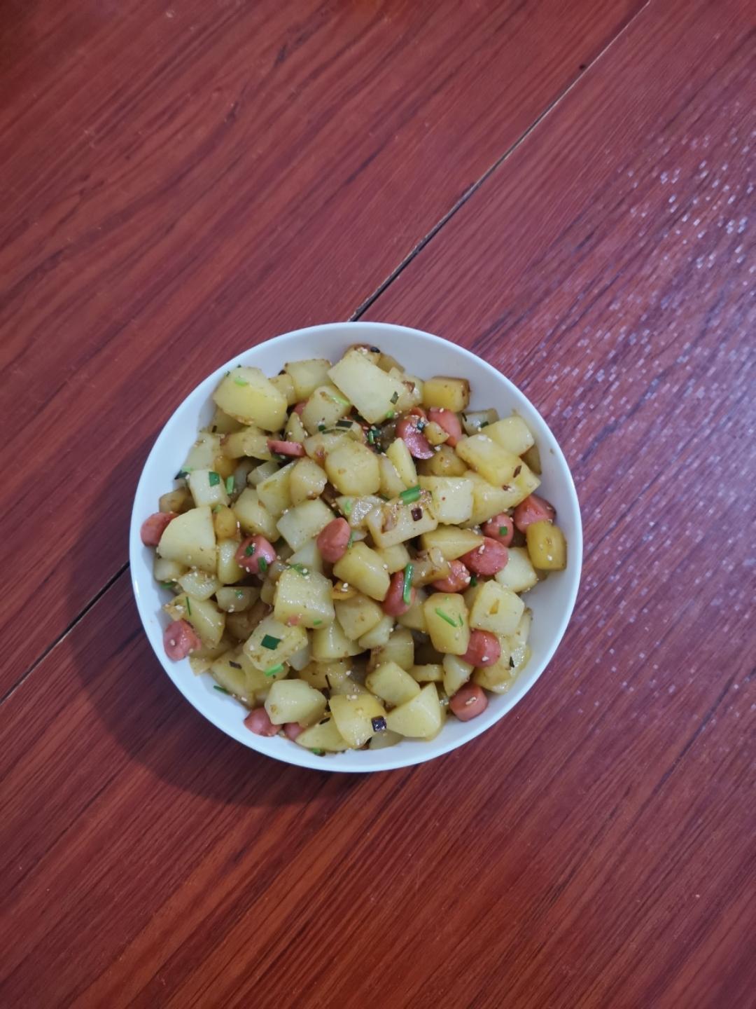 孜然火腿土豆丁