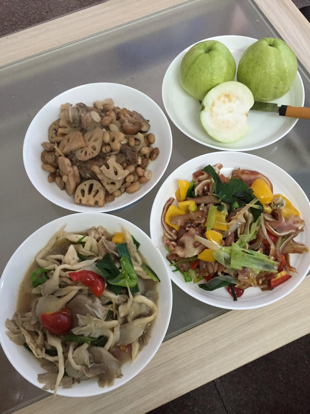 大葱炒猪耳朵的做法