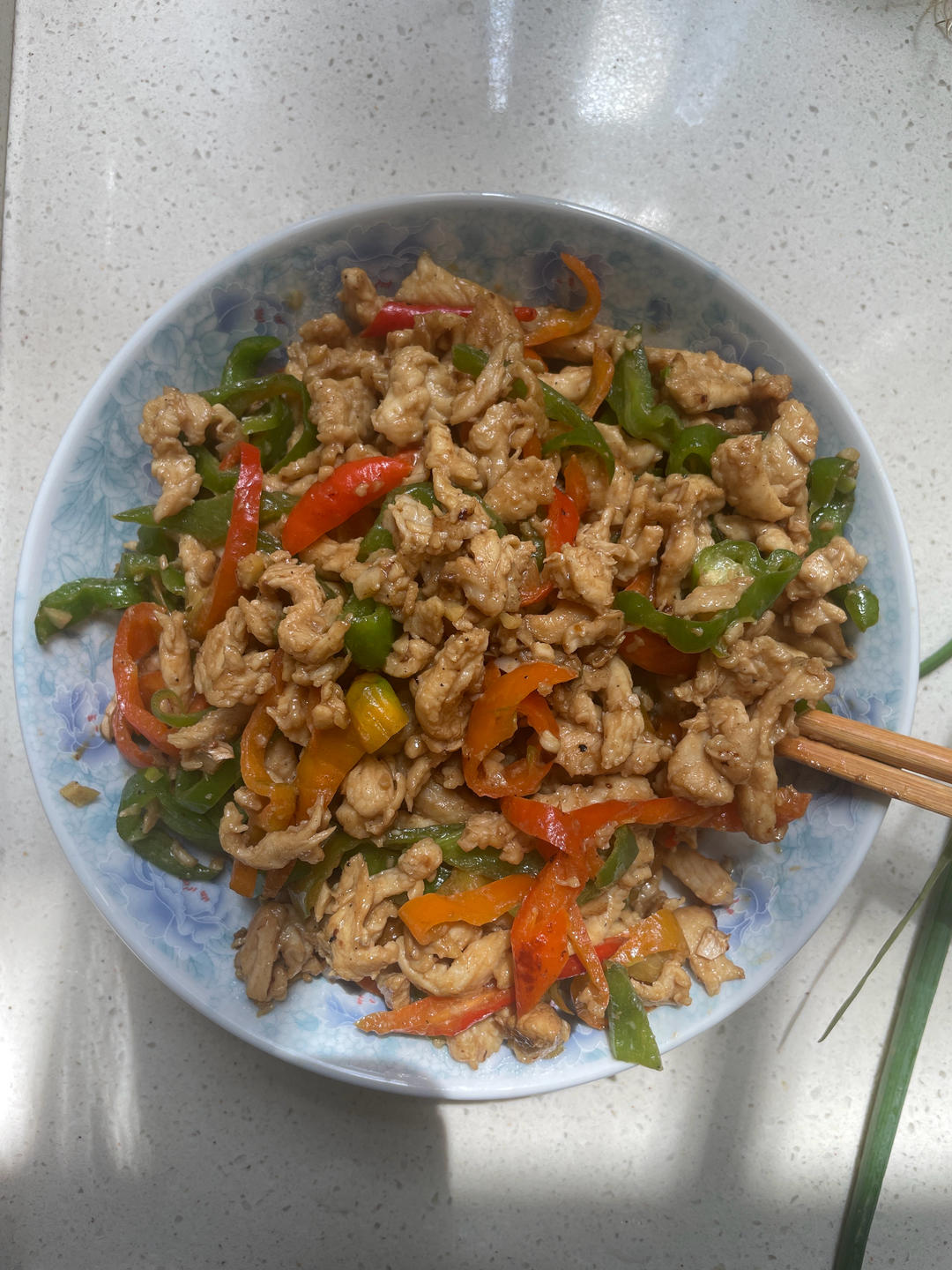 巨好吃的青椒炒鸡胸肉丝，超下饭