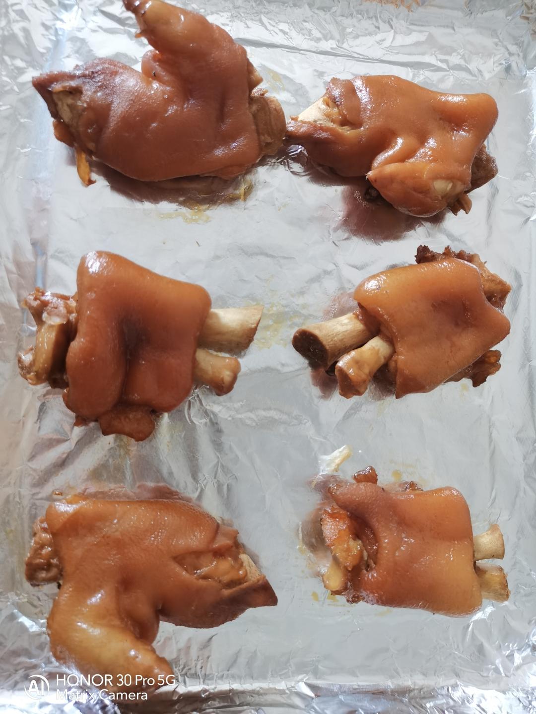 香酥烤猪蹄
