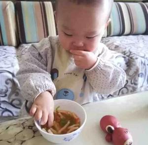 宝宝辅食一岁时蔬虾滑面线的做法 步骤13