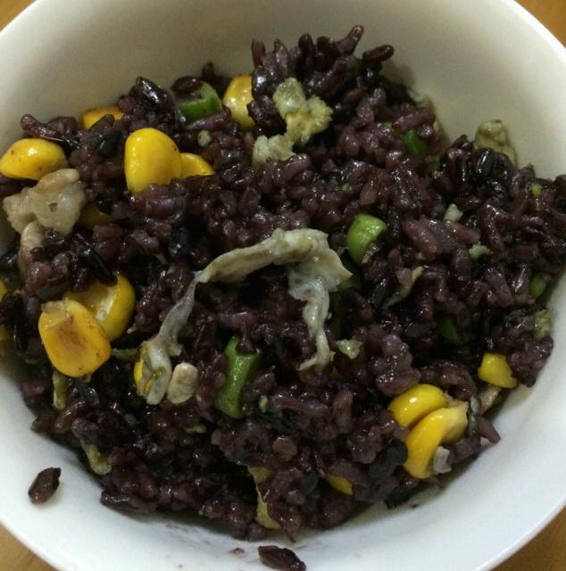 营养美味—蛋炒紫米饭