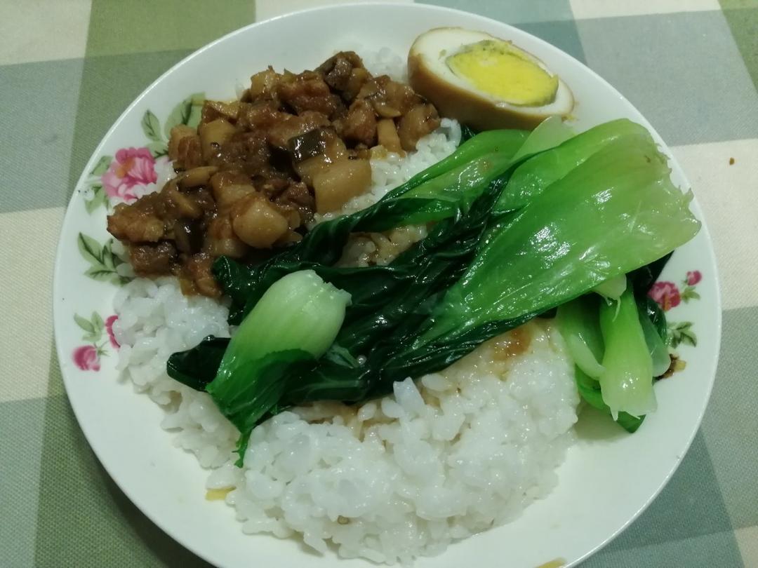 洋葱酥卤肉饭