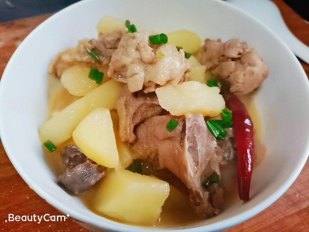 土豆炖鸡块