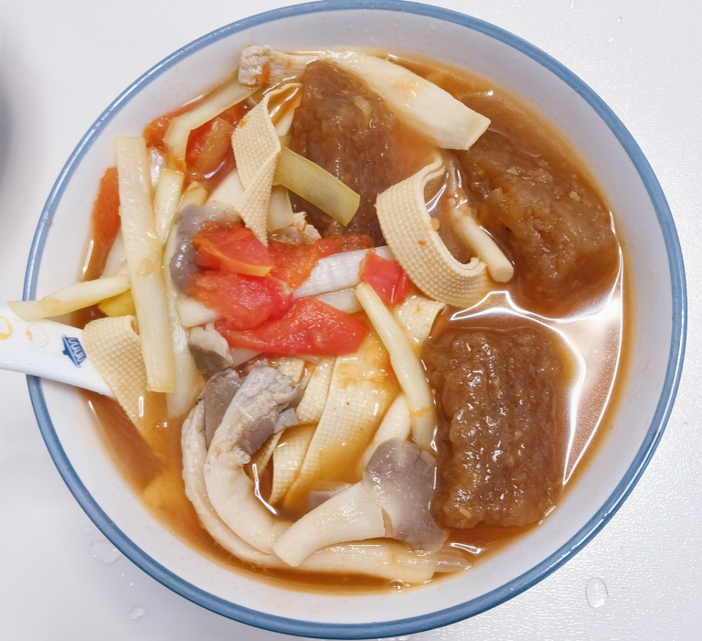 河南洛阳传统美食扁垛的灵魂吃法①：百吃不腻酸辣开胃的扁垛汤，零厨艺的做法