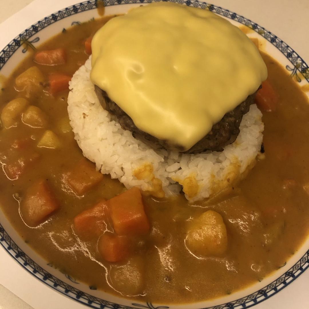 芝士汉堡肉咖喱饭