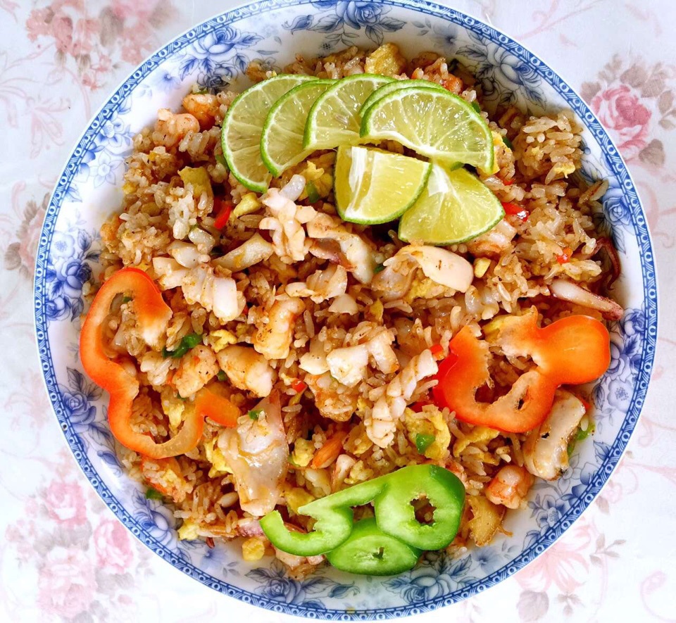 泰式红咖喱海鲜炒饭