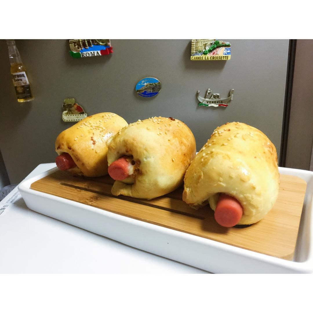 火腿肉松面包卷