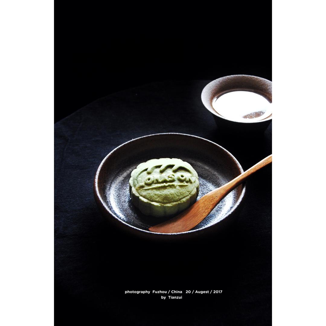 广式月饼—蛋黄莲蓉月饼