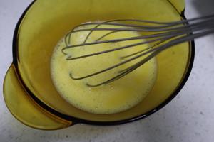 奶香南瓜鸡蛋羹的做法 步骤2