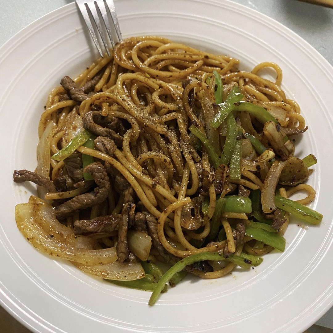 吃了上瘾的黑椒牛肉意面
