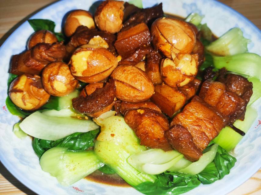 鹌鹑蛋红烧肉