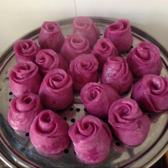 【玫瑰95花卷的做法步骤图,玫瑰95花卷怎么做好吃】月亮弯弯_qfey