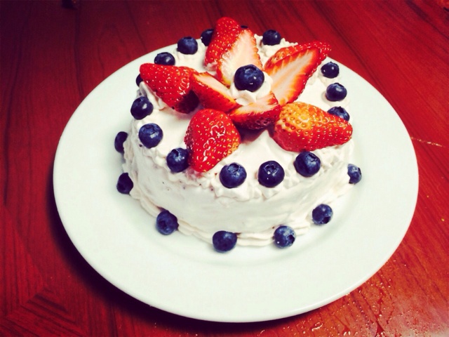 鲜奶油草莓蛋糕