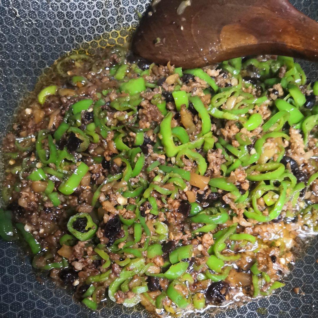 青海椒笋粒炒肉末
