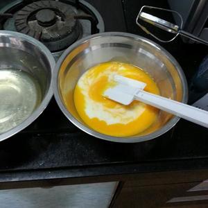 6寸圆模酸奶蛋糕的做法 步骤2
