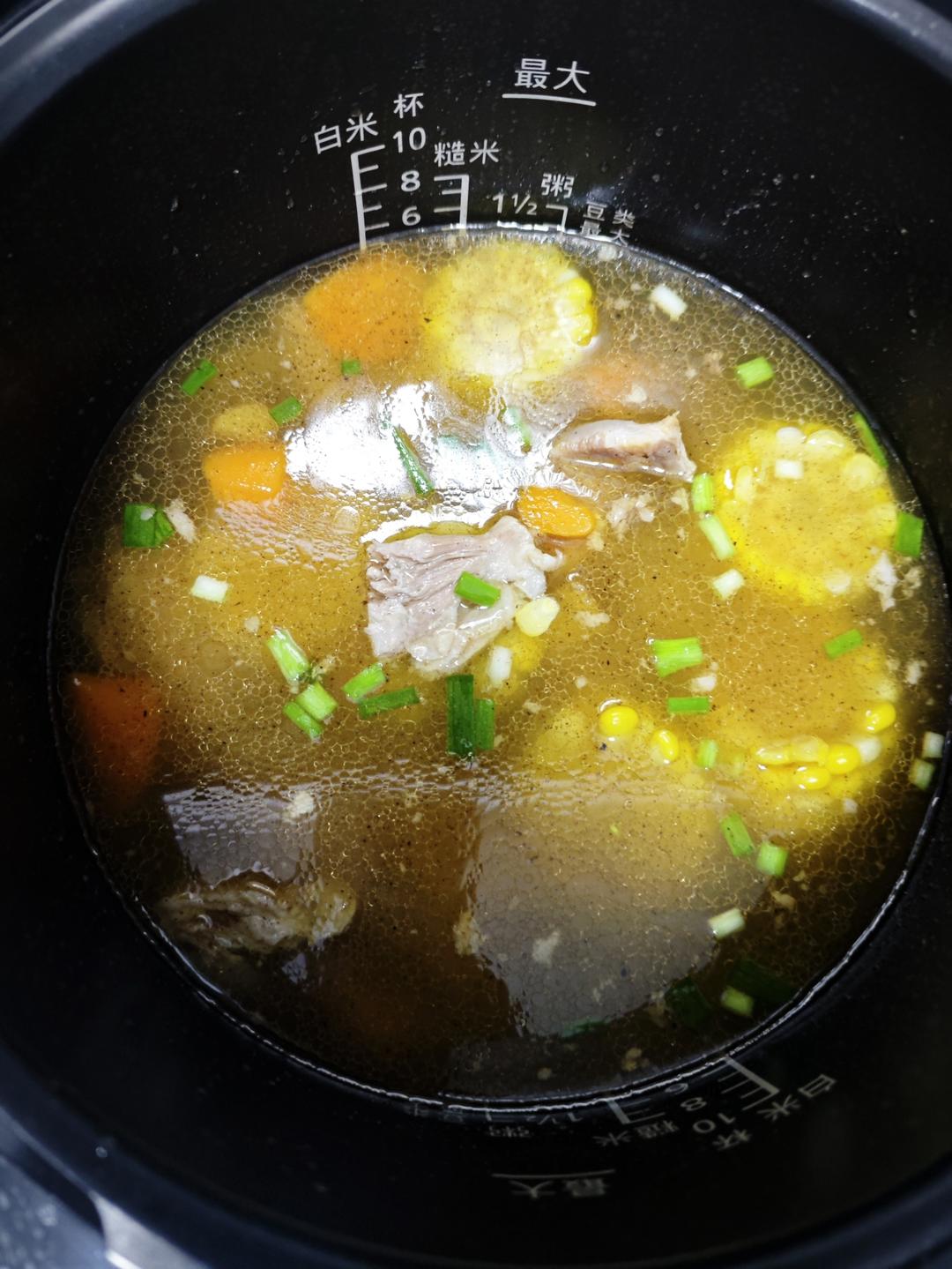玉米排骨汤的做法