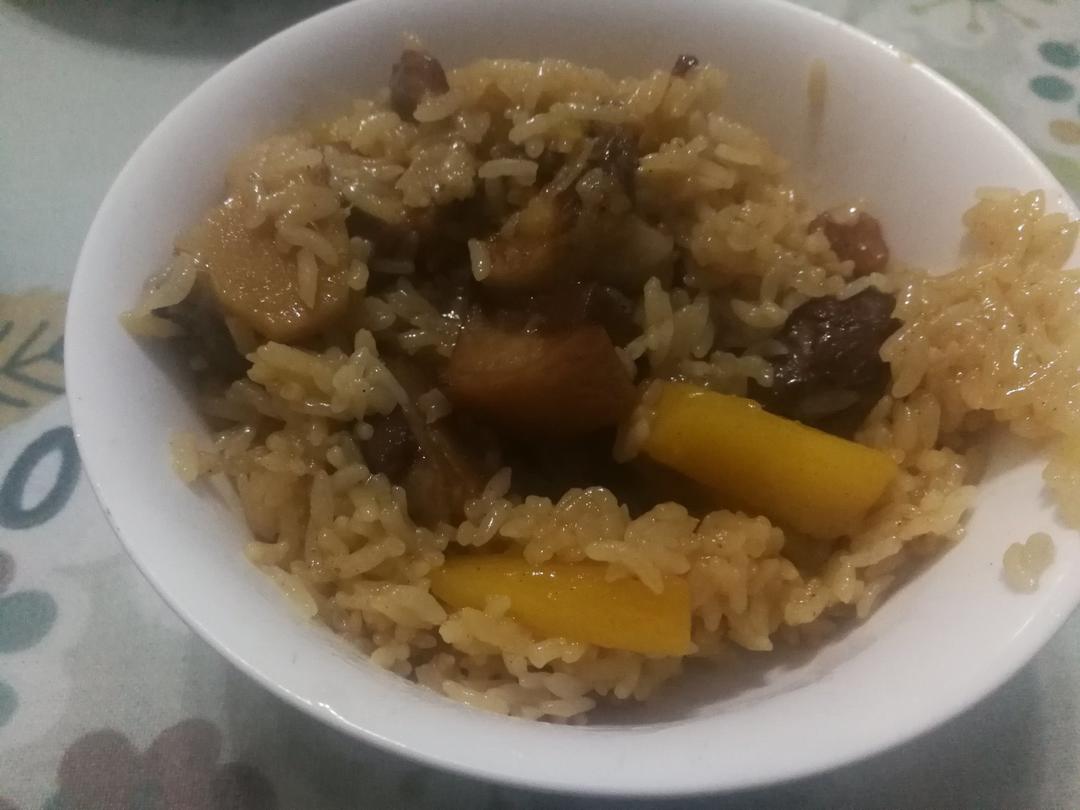 家常版羊肉手抓饭（电饭煲版 简单但是新疆朋友都说好吃那种～）