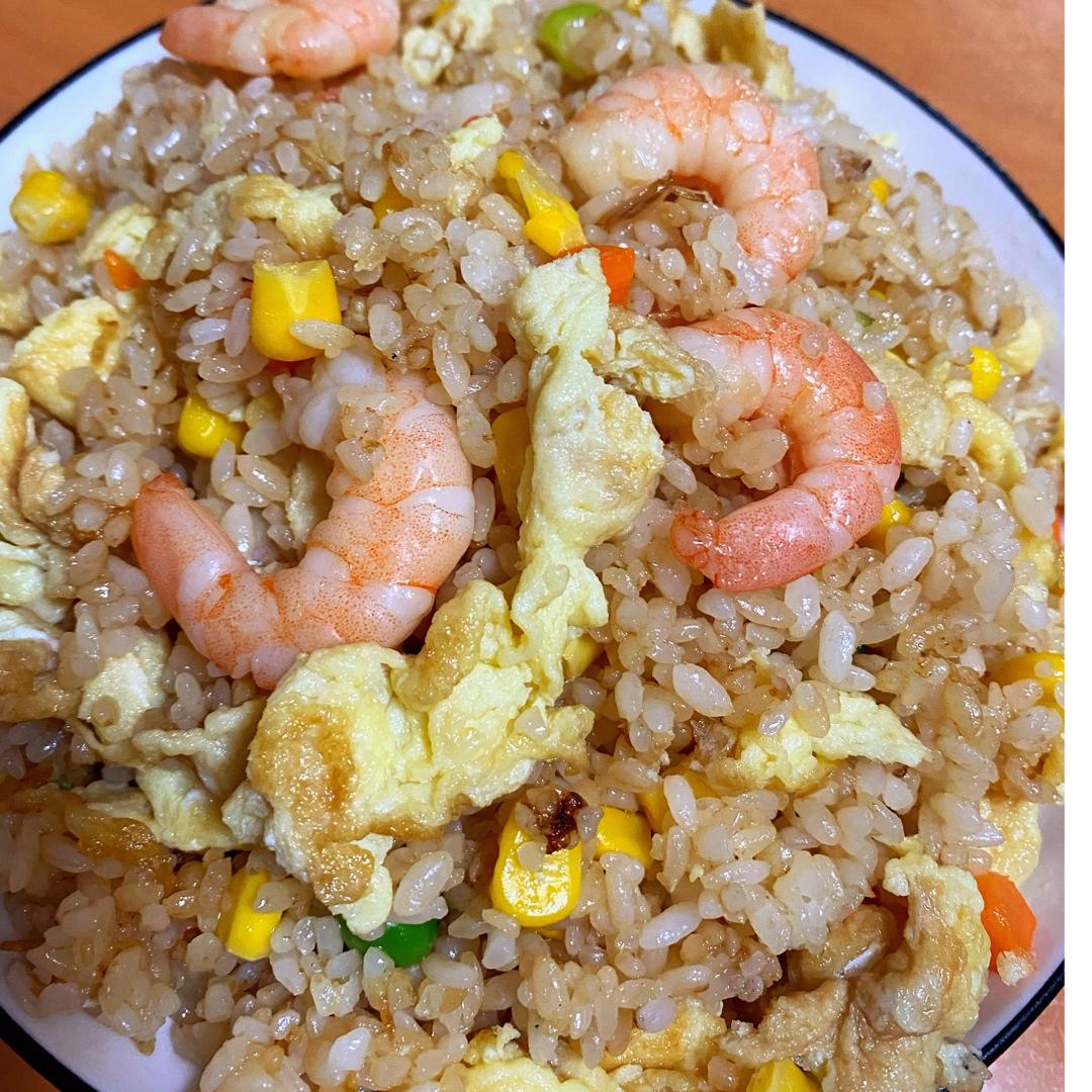 蒜香虾仁玉米炒饭