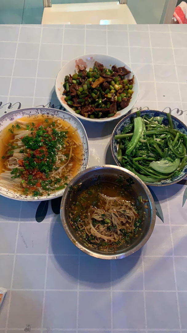 蒜蓉金针菇，简单快手的下饭神菜